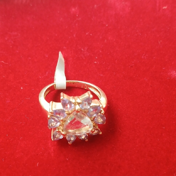 Jewelry - Gold and Silver Floral Ring Size 6